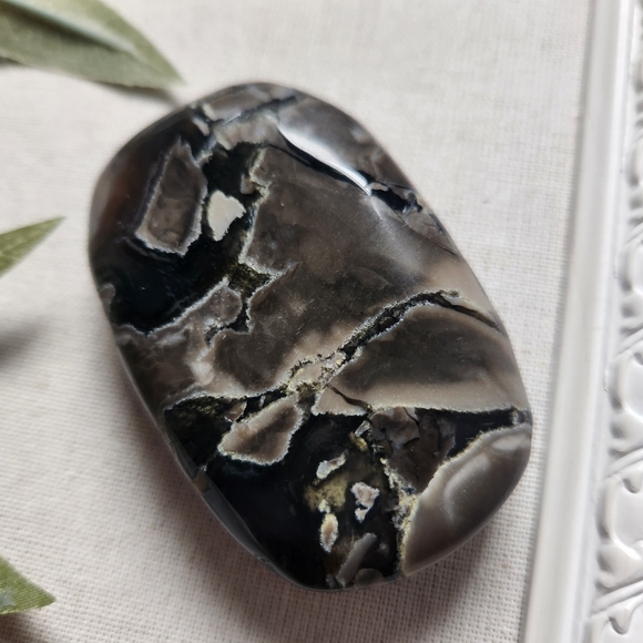 Volcano agate palm stone - crystals gemstone rock - Picture 4 of 6